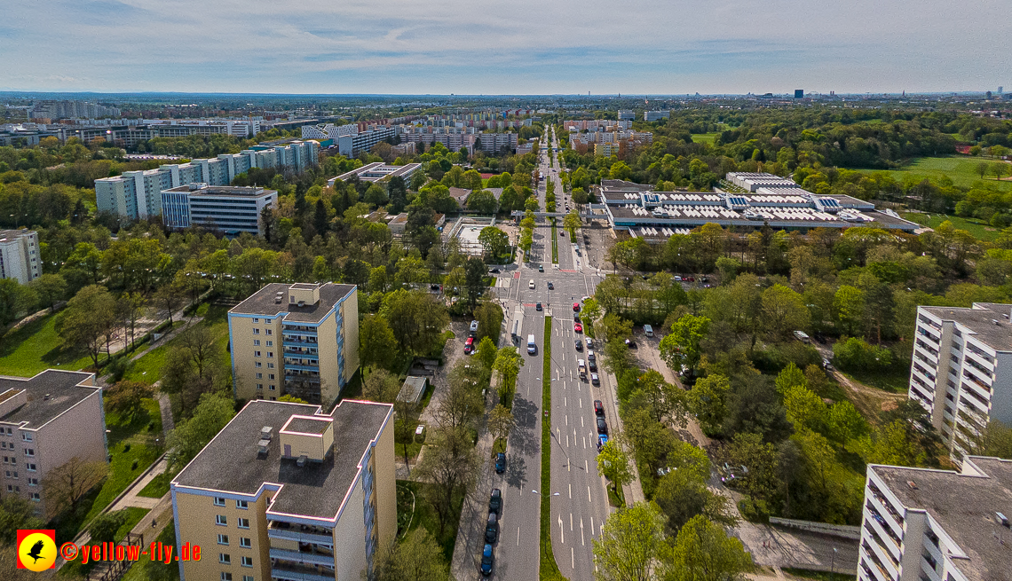 04.05.2023 - Luftbilder vom Haus für Kinder in Neuperlach